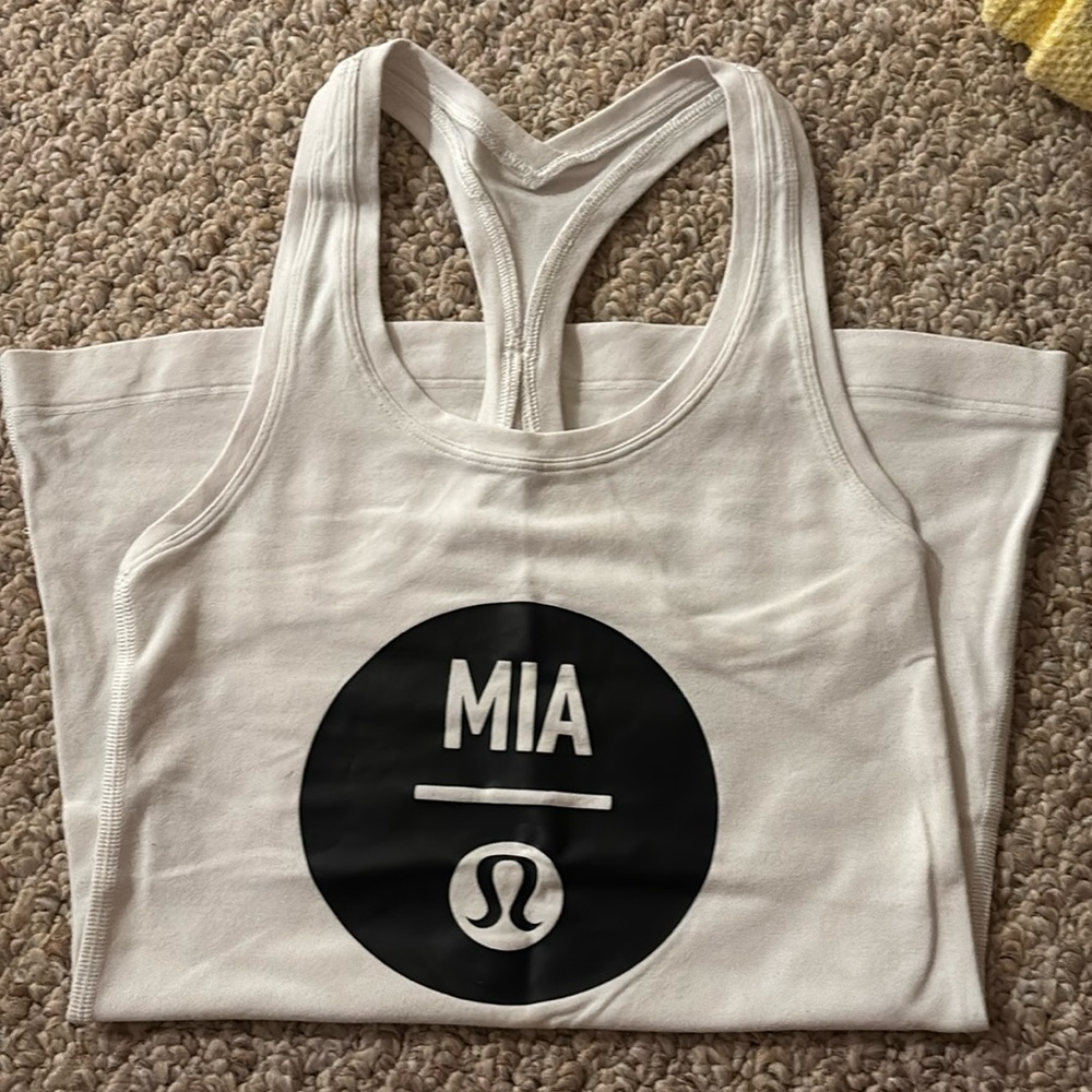 Lululemon tank
